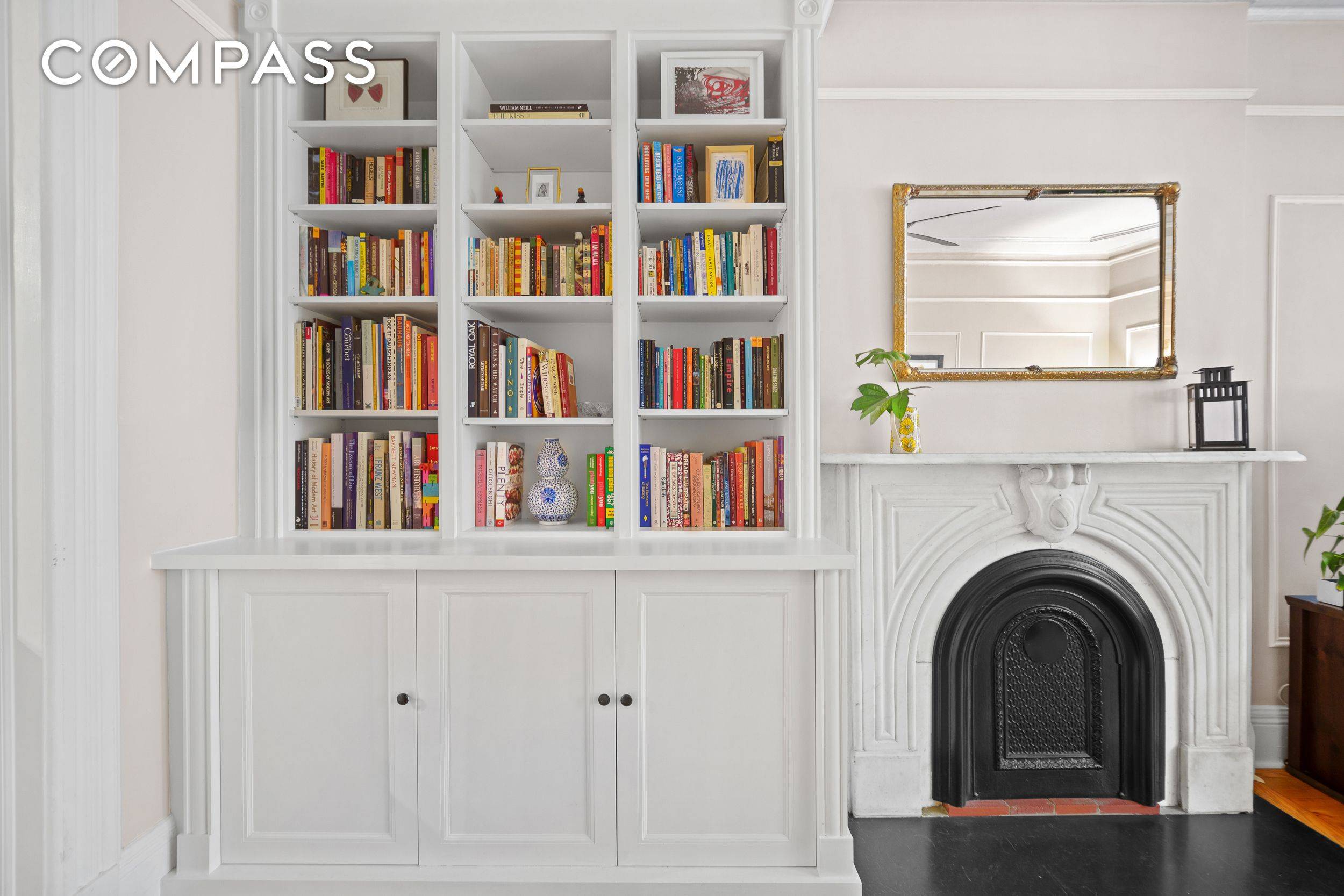 This bright and sunny three bedroom apartment is nestled on a tree lined block in Prospect Heights, seamlessly incorporating prewar charm with modern amenities, including an open kitchen with shaker ...