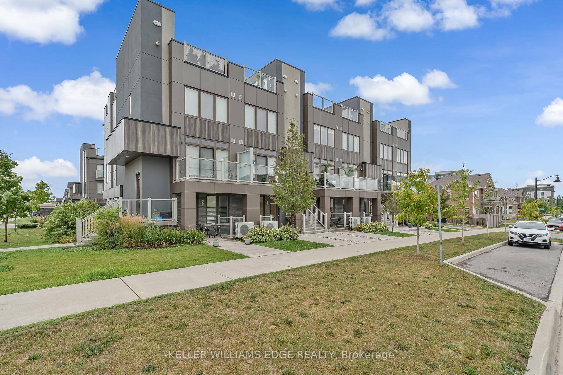 Stylish and Modern Stacked Townhome in the Heart of Waterdown !