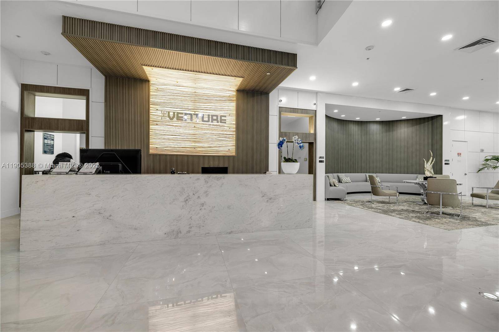 STUNNING UNIT IN VENTURE AT AVENTURA !