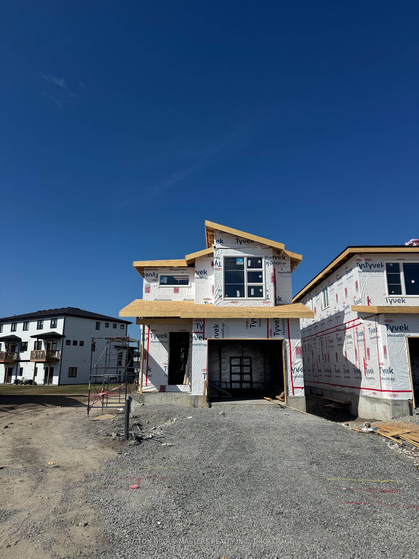 Welcome to 230 Dr Richard James Crescent in Amherstview, Ontario !