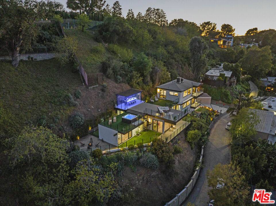 7308   Pacific View Dr 3.0 Hollywood Hills East LA