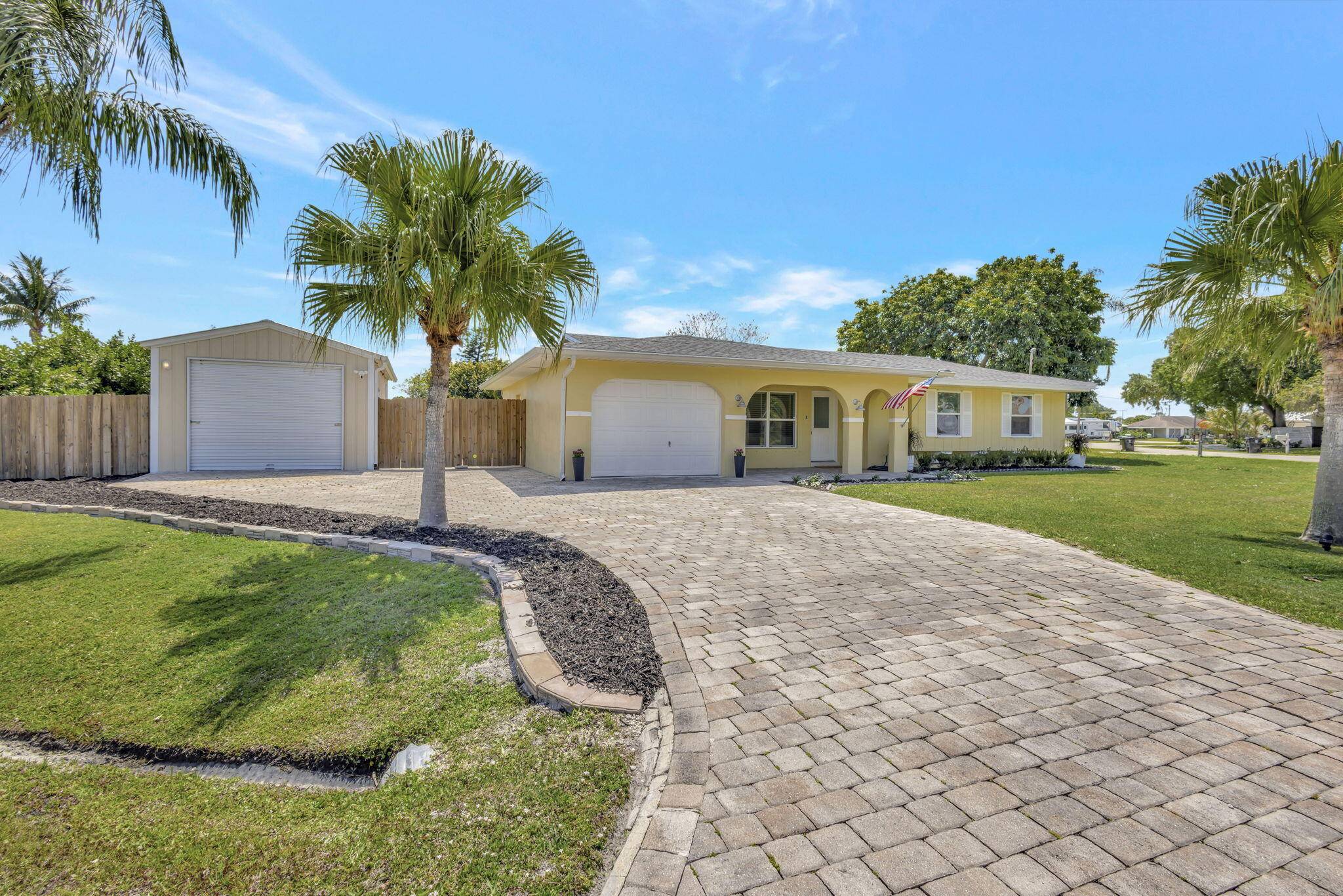 Great 3 bedroom 2 bath waterfront home on huge.
