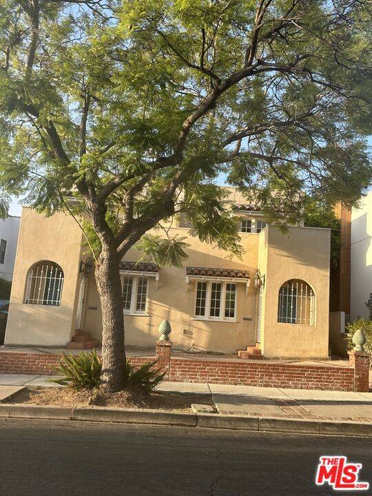 8818   Rangely Ave 1BR Beverly Grove La