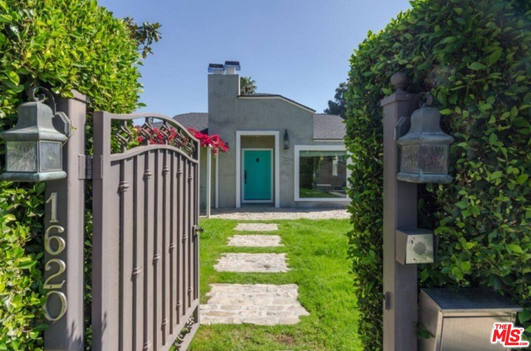 1620  N Stanley Ave 3BR Hollywood Hills East La