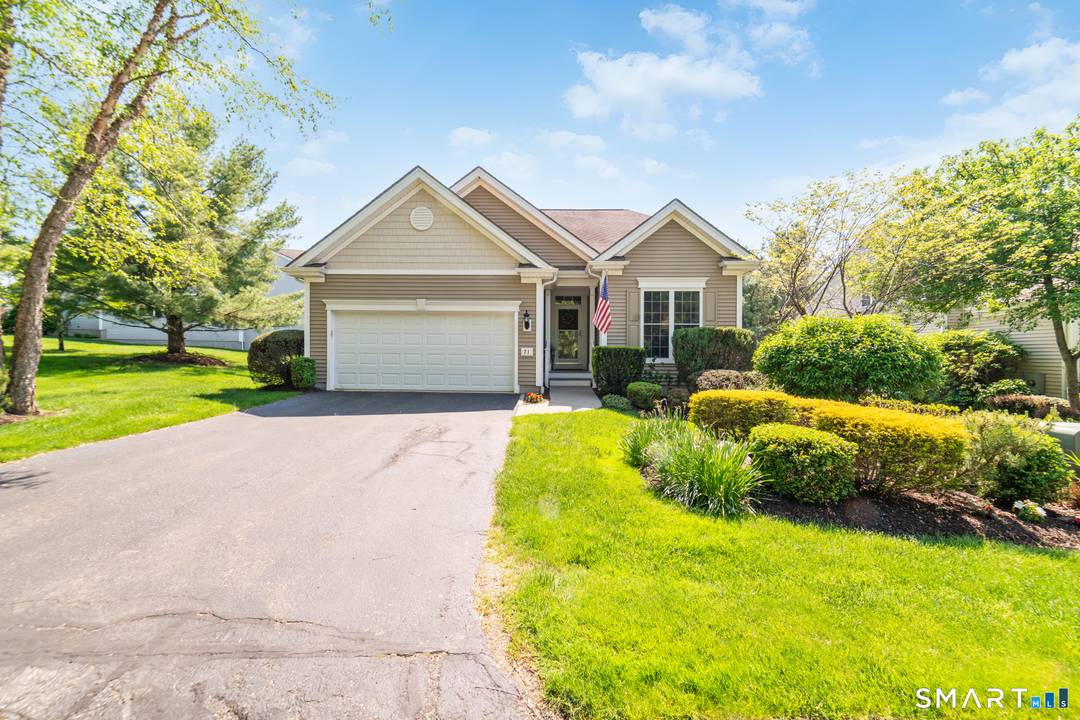 Welcome to this beautifully maintained Franklin model in Oxford Greens, a sought after 55 community offering resort style living.