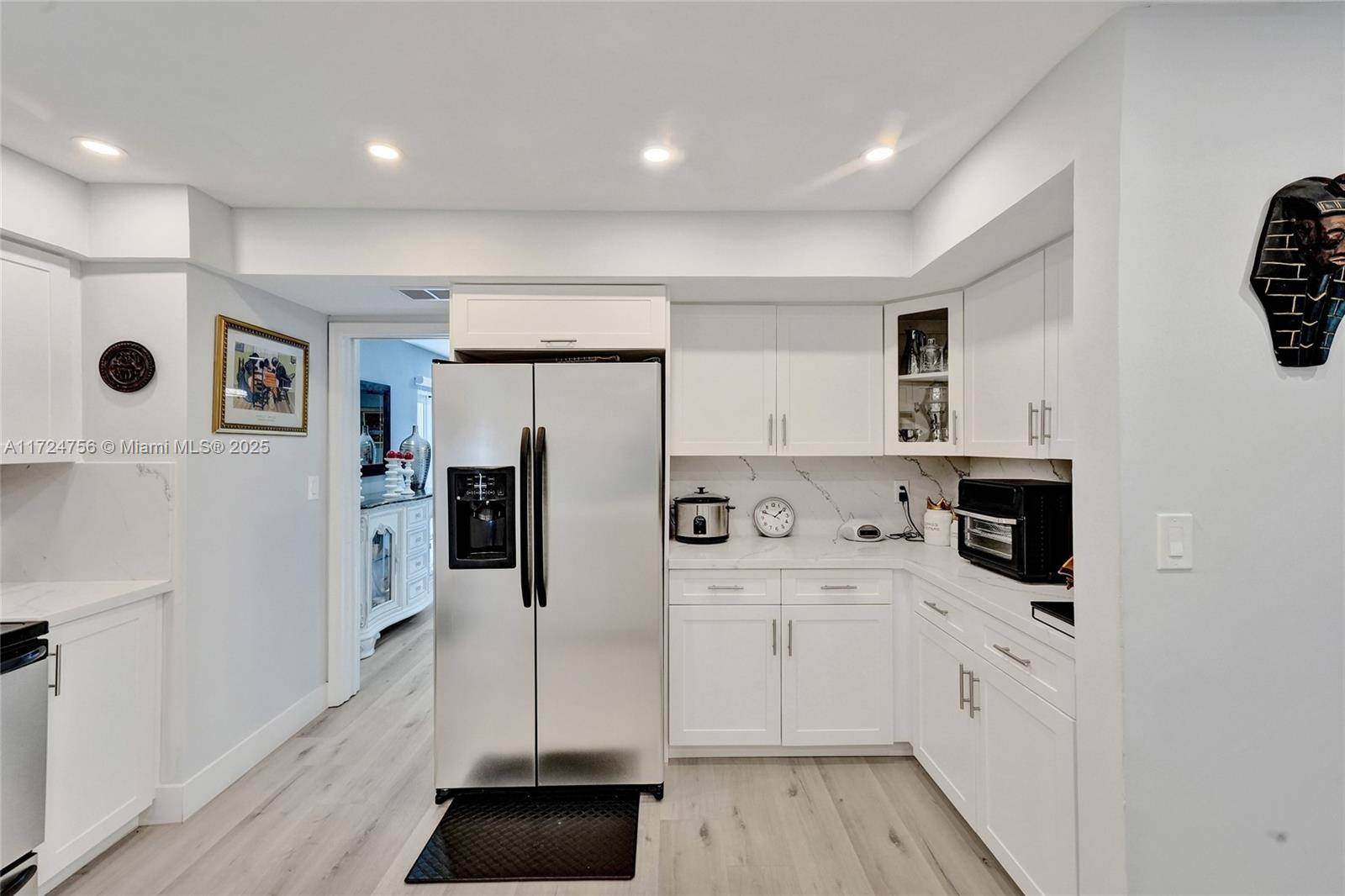 Stunning 3 Bed, 2. 5 Bath 3 Story Townhouse with Breathtaking Golf Views at the Country Club of Miami This 3, 500sq ft townhouse has been completely renovated with high ...