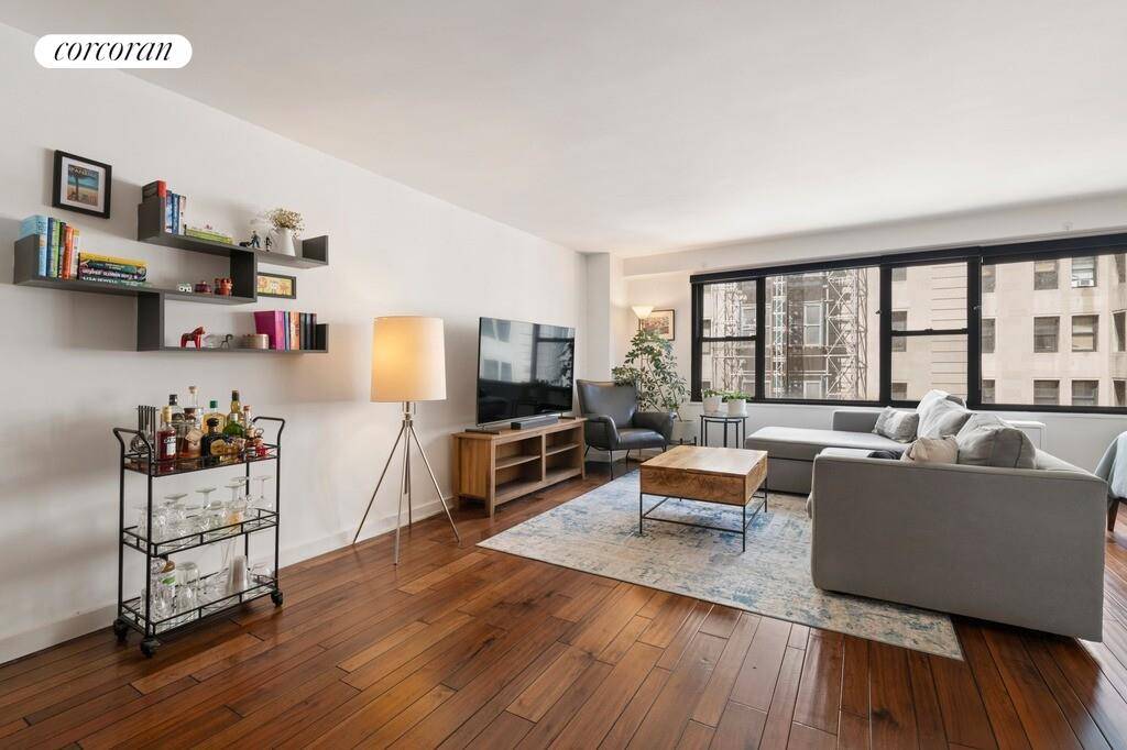 Welcome to 85 Livingston Street, Unit 14O an exceptional coop located in the heart of vibrant Downtown Brooklyn, perfectly located at the edge of Brooklyn Heights and Cobble Hill !