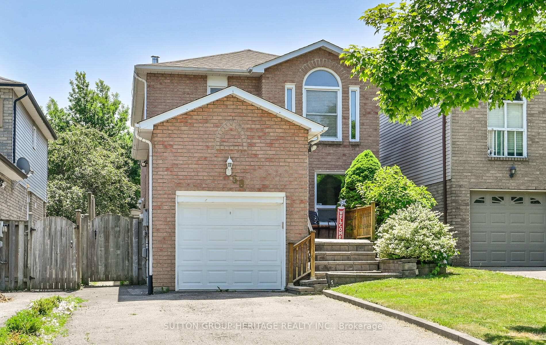 Charming 3 Bedroom Home in Desirable Lynde Creek, Whitby.