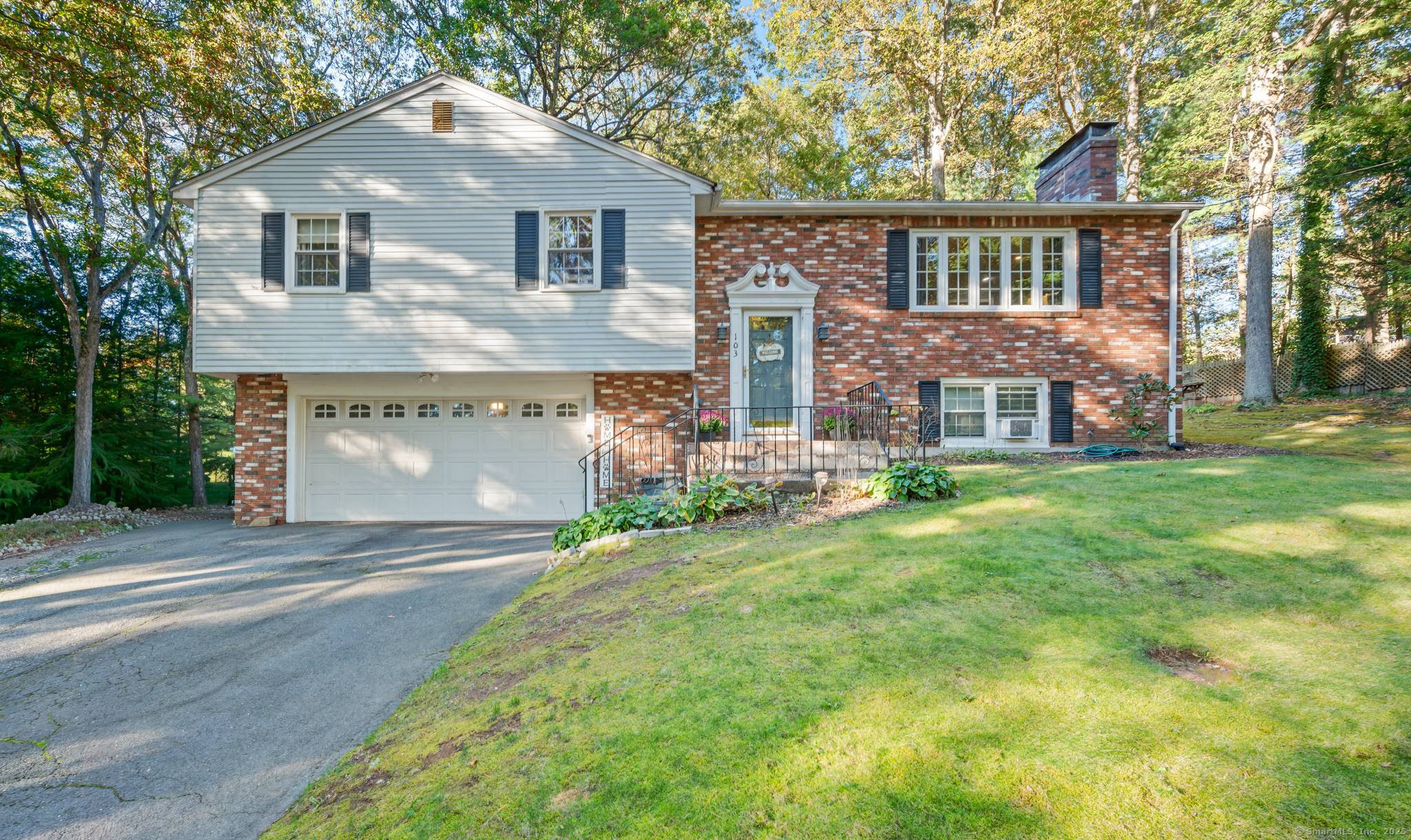 Welcome to 103 Forest Lane a beautifully maintained 3 bedroom, 2.