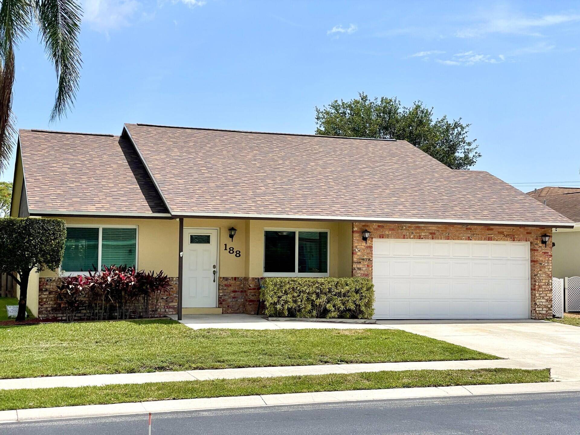 An adorable house in a fantastic neighborhood !