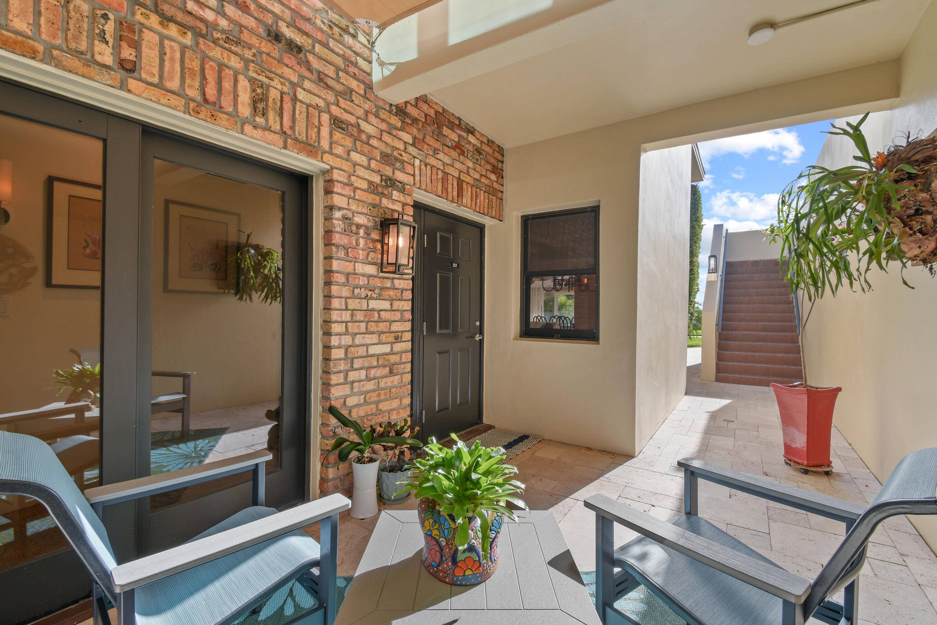 JUPITER HILLS RENTAL RARE OPPORTUNITY SEASONAL 4 MONTH MINIMUM METICULOUSLY RENOVATED TO THE STUDS.