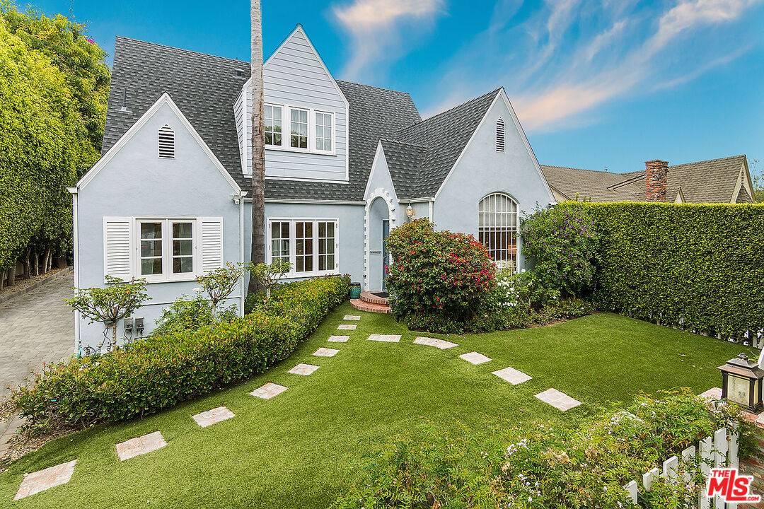 9025   Ashcroft Ave 4BR Beverly Grove La
