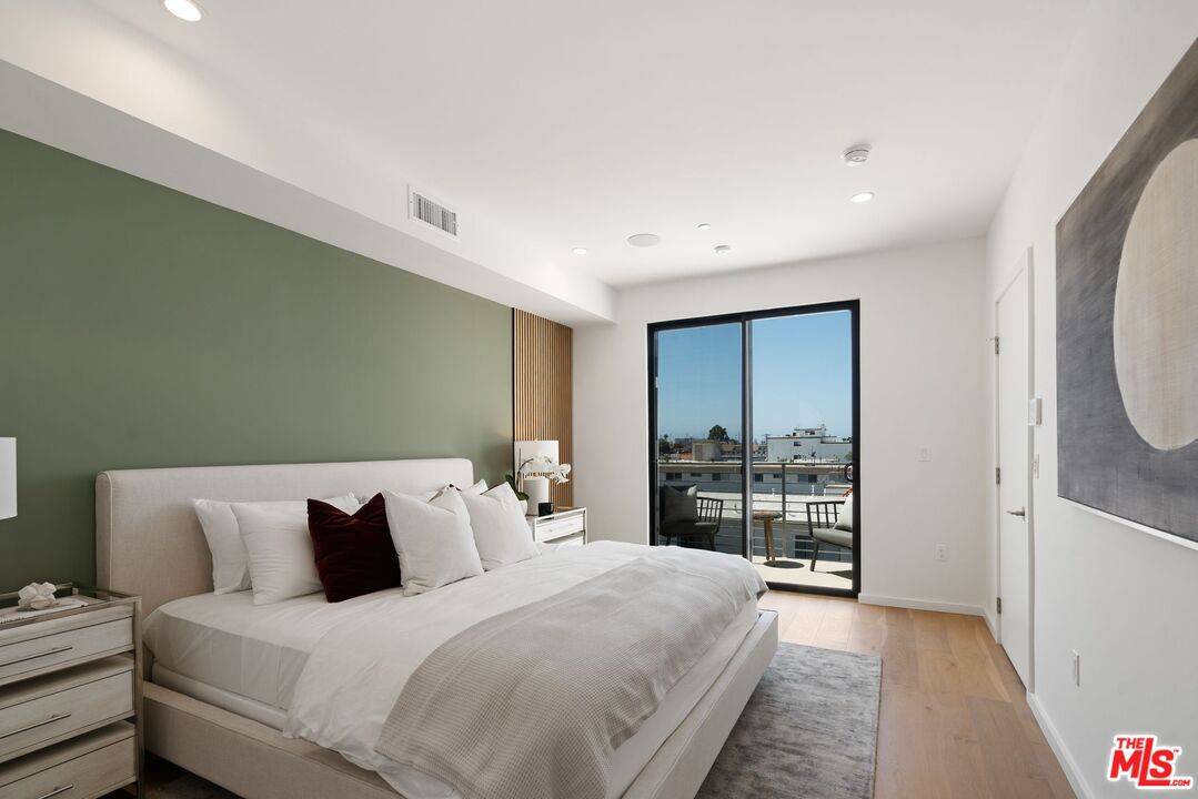 3805  S Verona Ct 4BR Marina Del Rey La