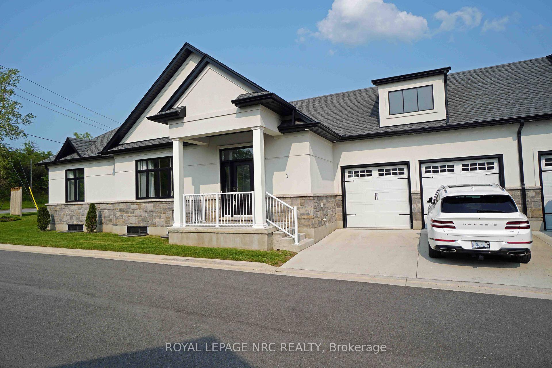 Massive size bungalow over 1700sf main floor plan !