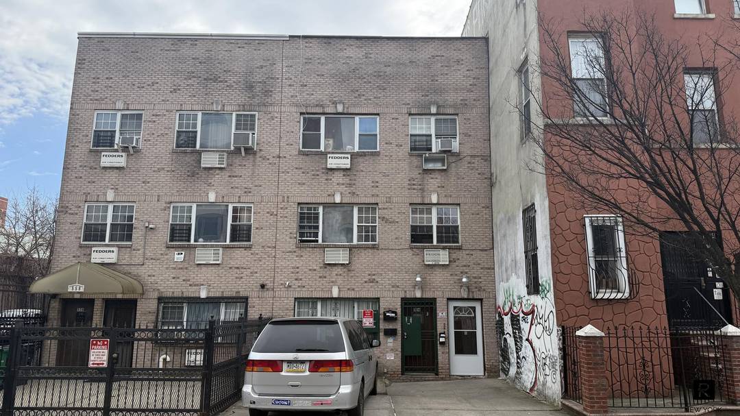 Well located 3 family building in Bedford Stuyvesant with private driveway and backyard.