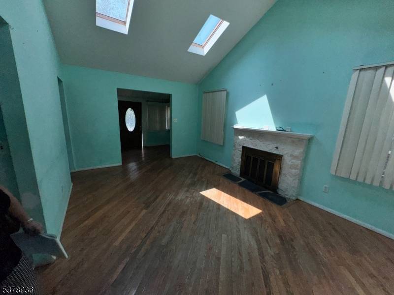 Great opportunity for investors, contractors, or handy end users !