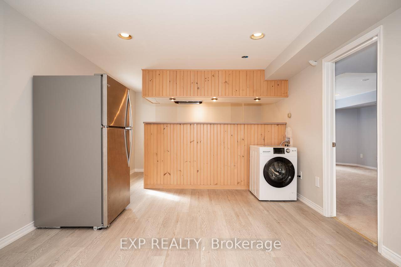 Spacious amp ; Private Basement Apartment in Oakville !