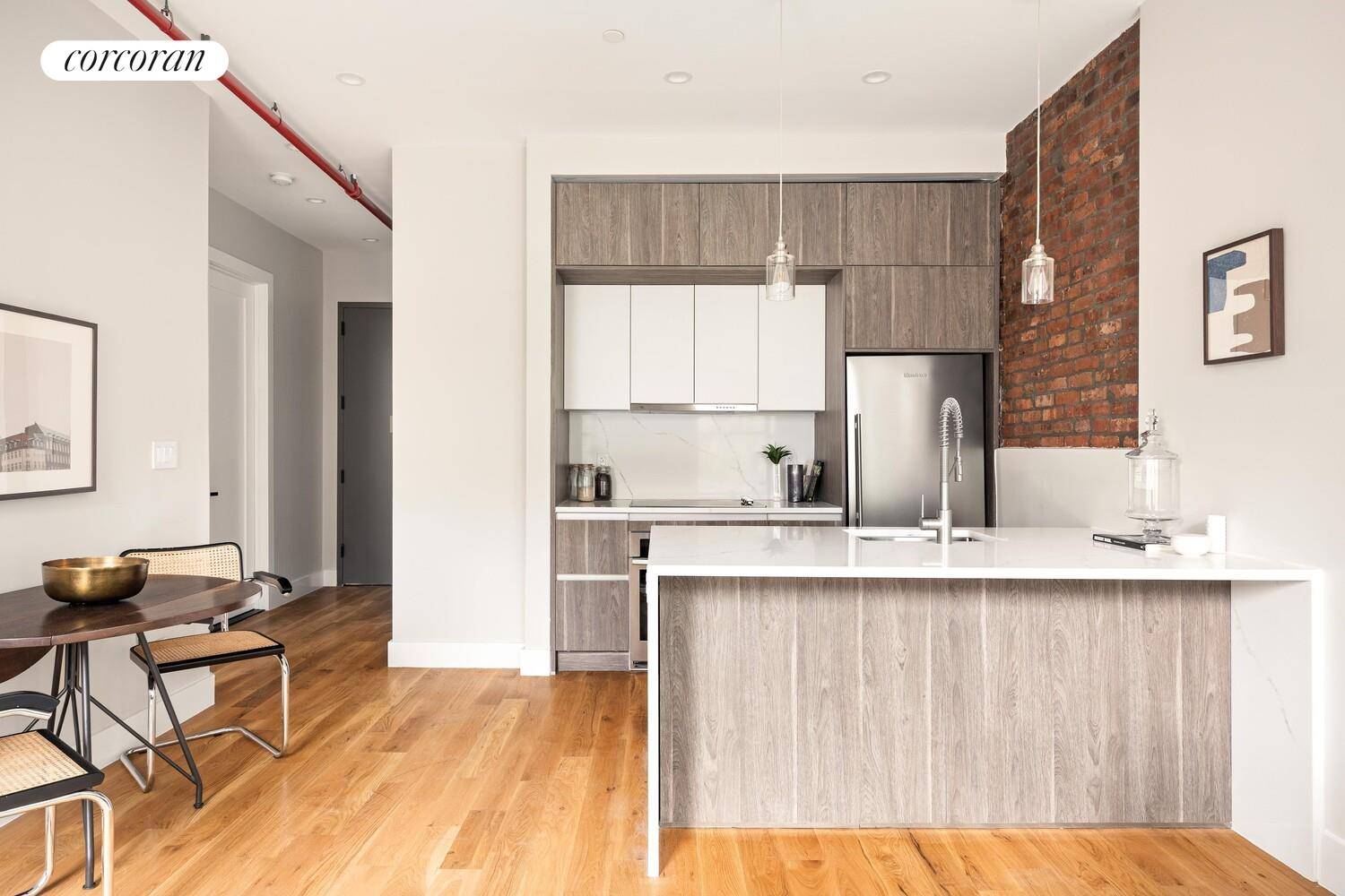 Perfect for first time home buyers OR investors !
