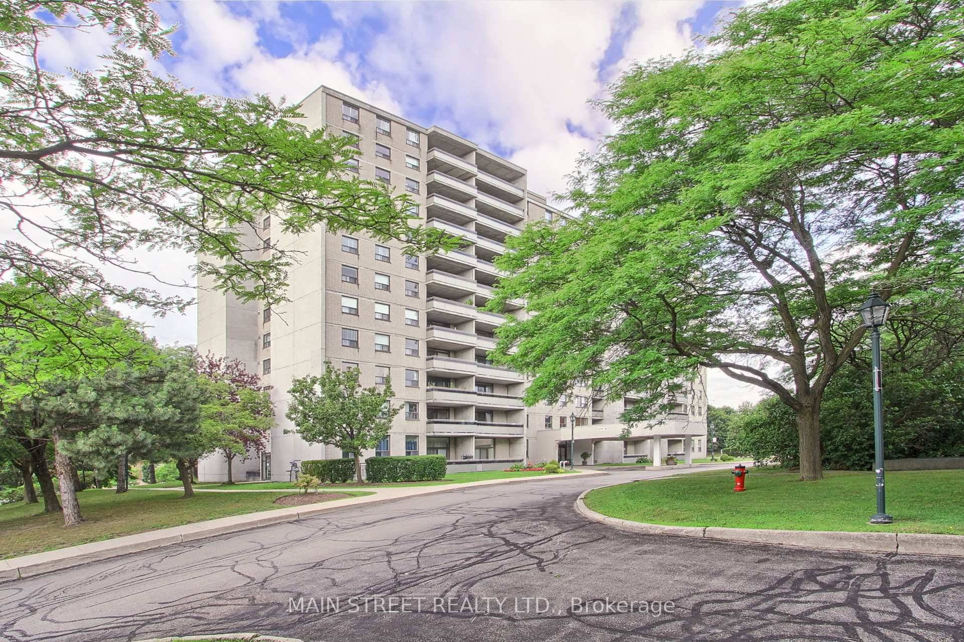 UTILITIES ARE INCLUDED IN CONDO FEE !