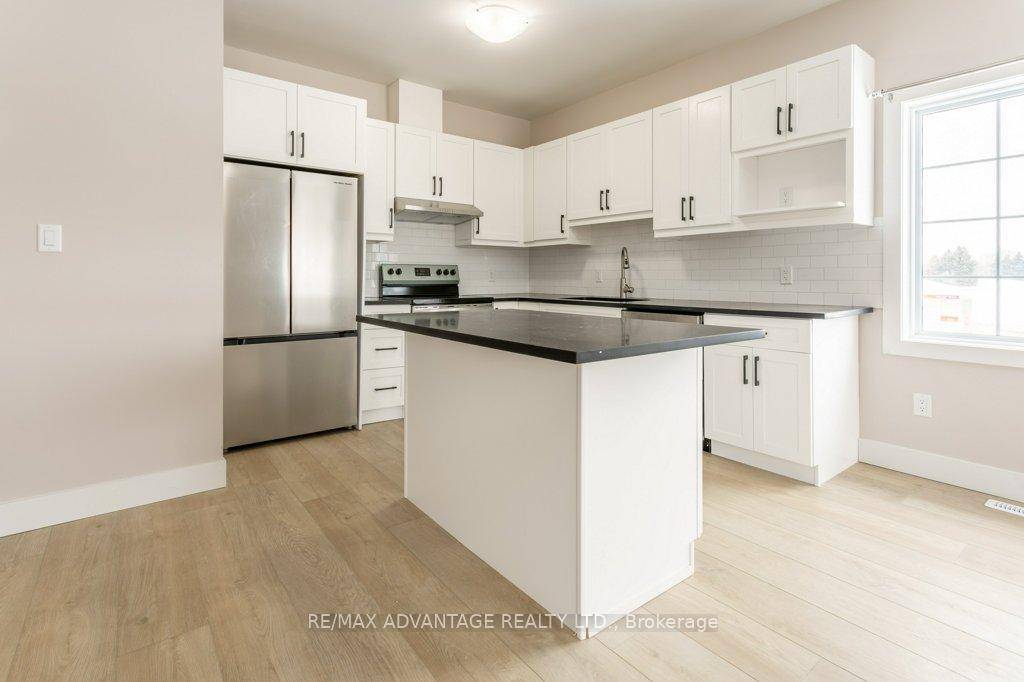 Welcome to this lovely 2 bedroom home nestled in a sought after area in East London.