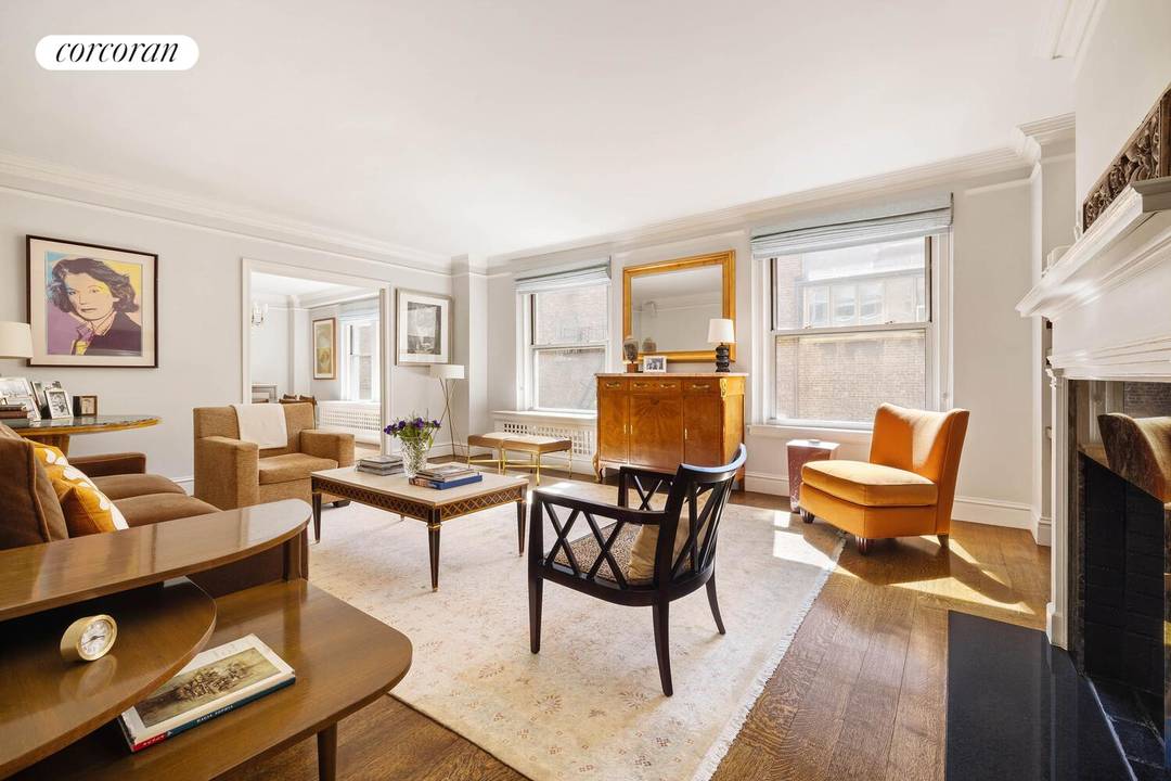 Residence 7C at 8 East 96th Street is a beautifully proportioned Classic Seven in the heart of Carnegie Hill, just moments from Fifth Avenue and Central Park.