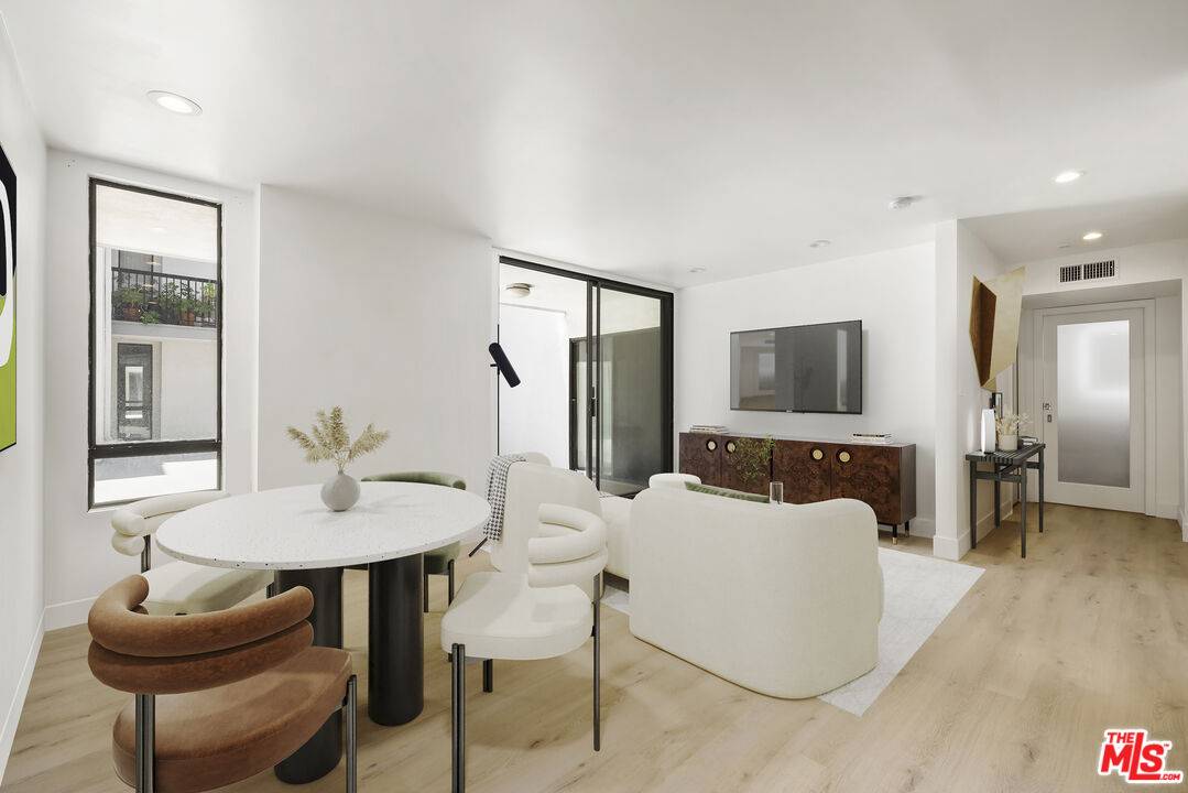 906  N Doheny Dr 1BR Sunset Strip La