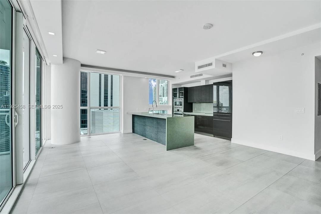The Bond 4109 Elegance at the Top of Brickell Spectacular 2 bedroom, 2 bath residence on the highest available floor of the exclusive The Bond building, located in the heart ...