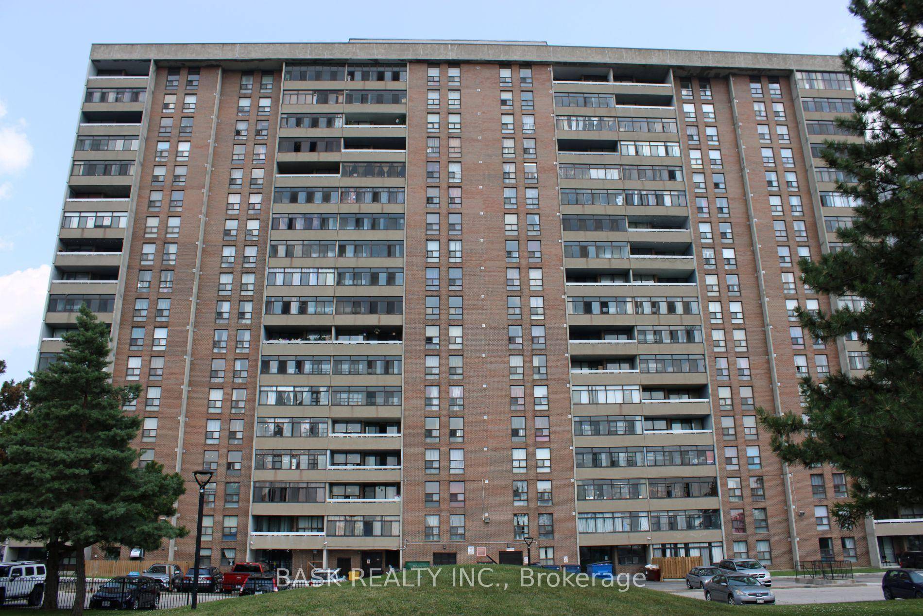 Welcome to this bright and well maintained 2 bedroom condo located in a highly desirable Brampton location, just steps from Bramalea City Centre, public transit, and beautiful local parks.