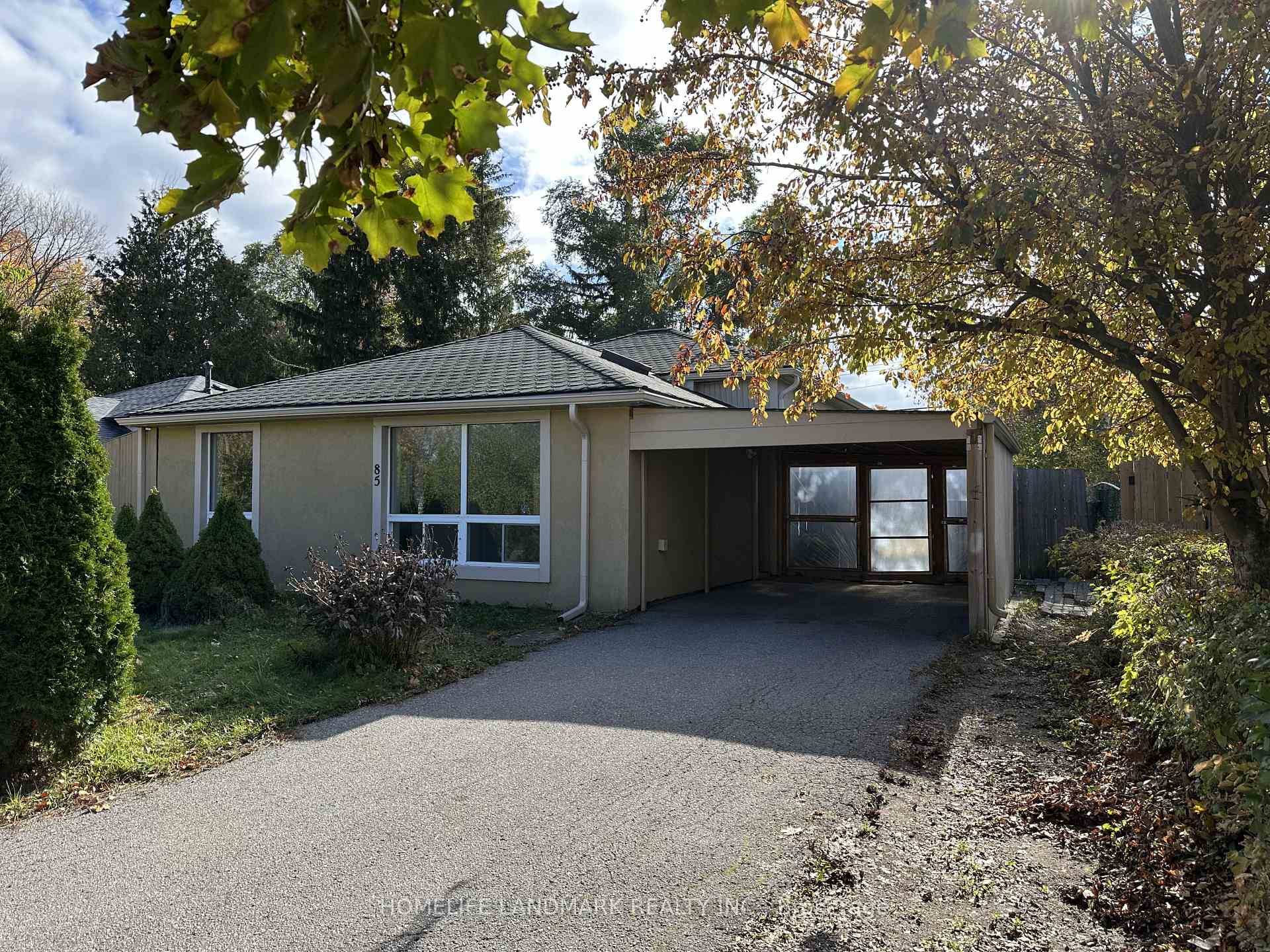 Fully Renovated, Freshly Painted, Open Concept 3 Br Backsplit In Great Aurora Location !