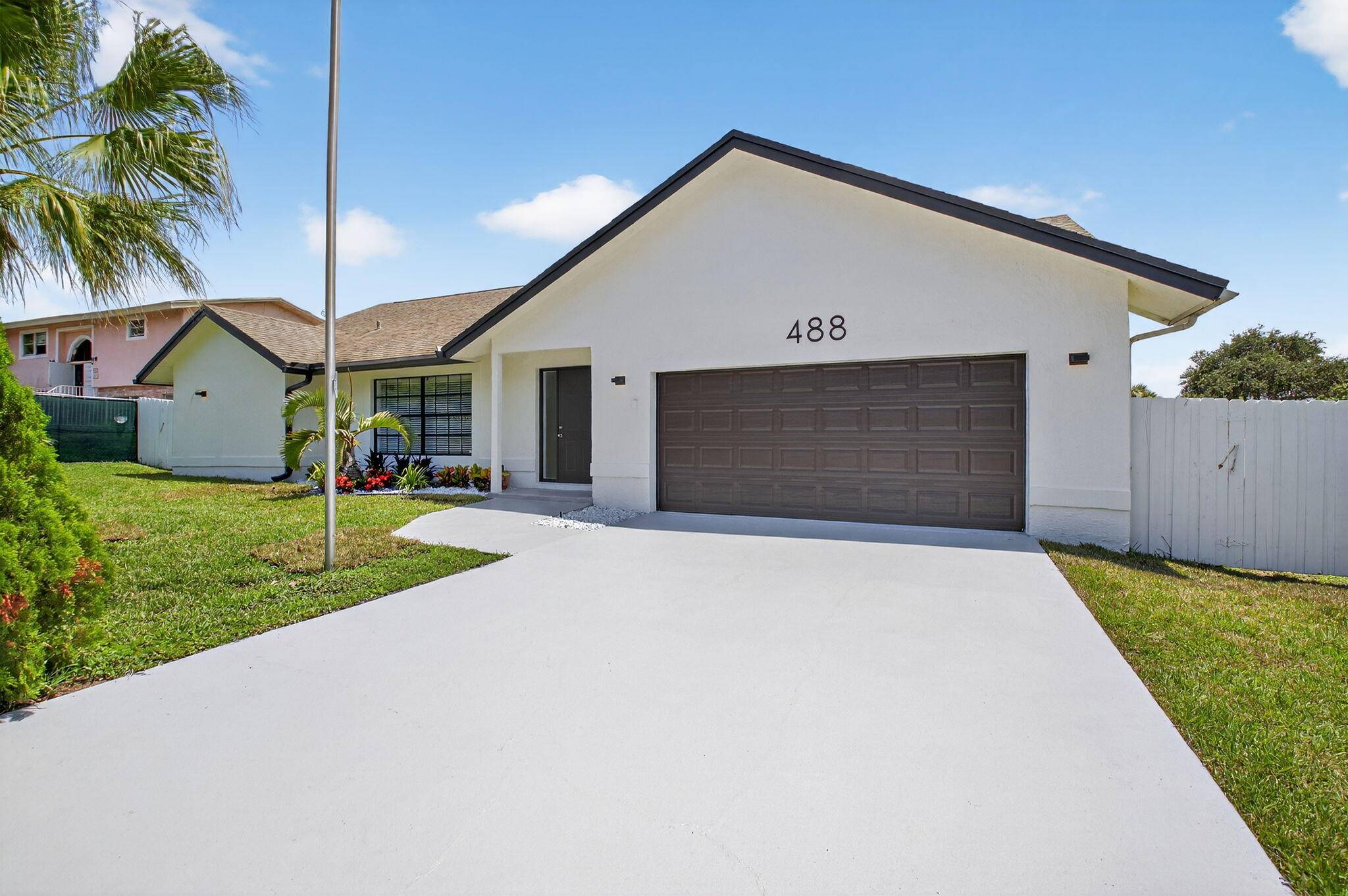 Beautiful single family pool home East Boca Raton.
