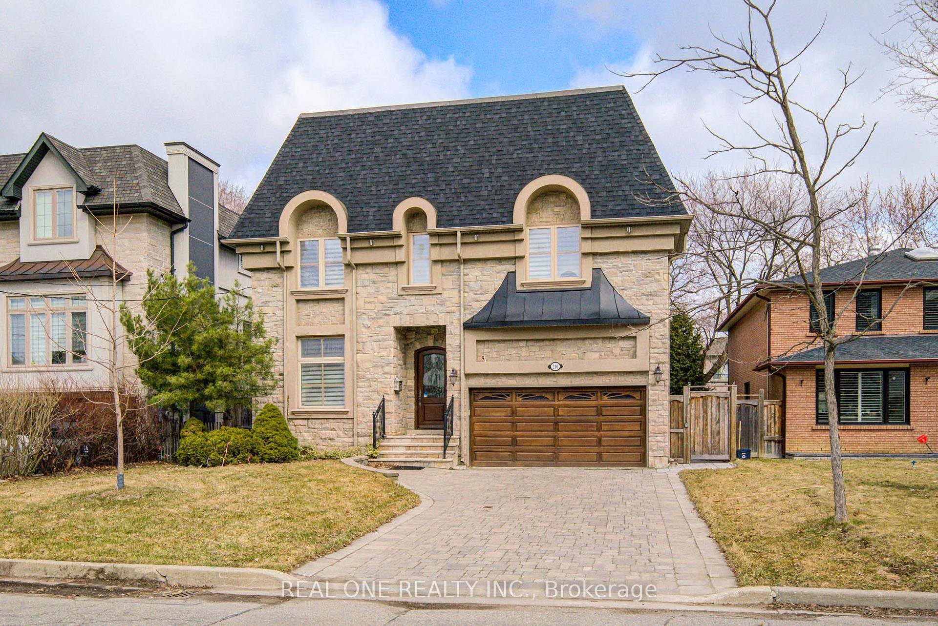 Elegant Custom Built Home in the Prestigious Sheppard Willowdale Area, Featuring a 10' ceiling on the main floor and chestnut hardwood flooring throughout the first and second levels, this home ...