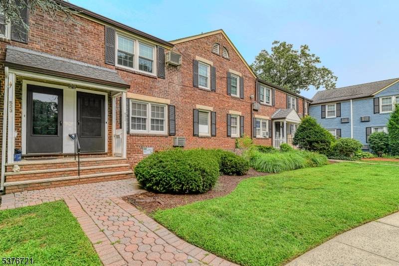 Welcome to this inviting 1 bedroom, first floor condo, ideally located within blocks to vibrant downtown Cranford and the train station with service to NYC perfect for commuters and those ...