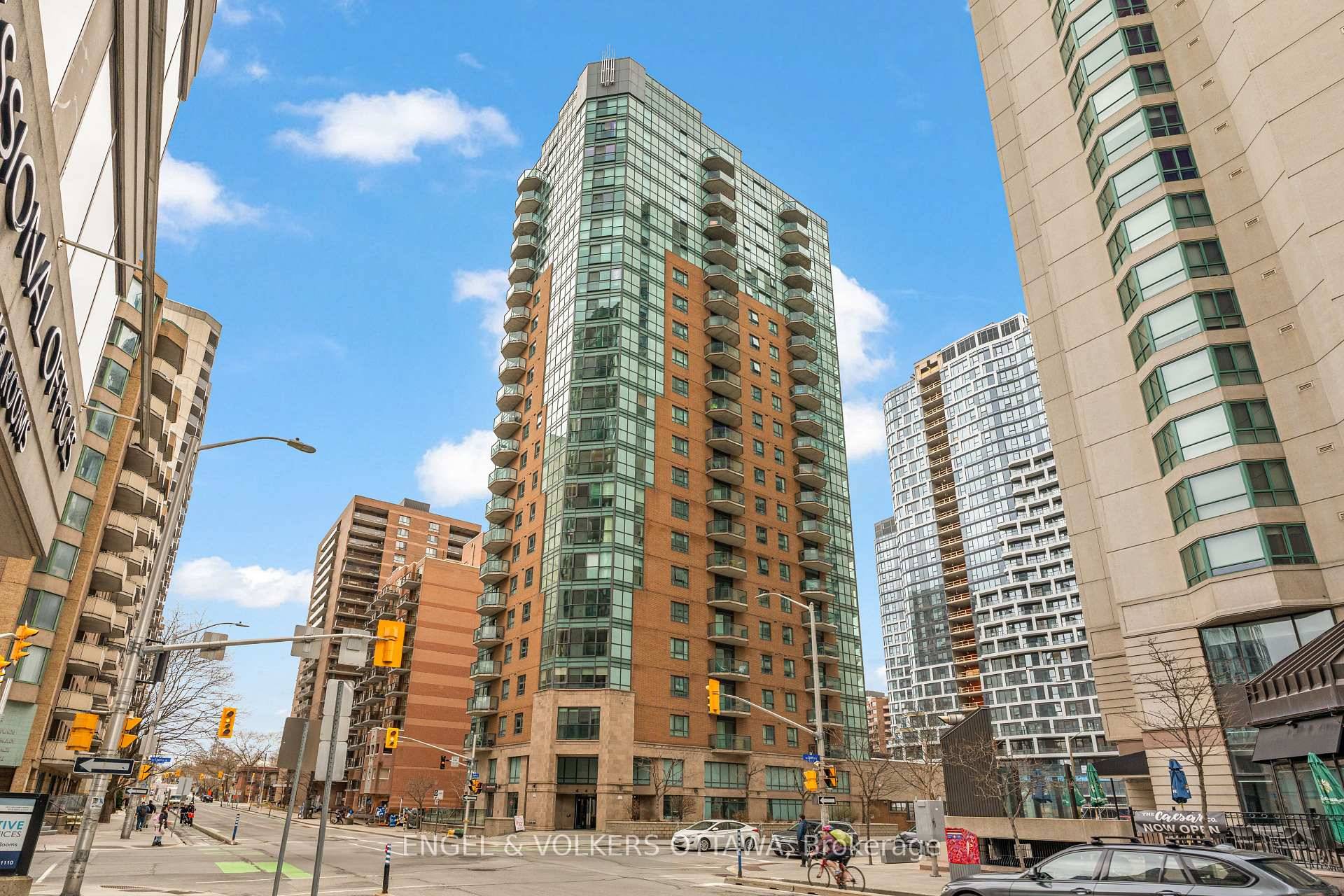 INCREDIBLE DEAL large 1 bedroom condo with premium underground parking and storage locker UNDER 340K in the heart of downtown !