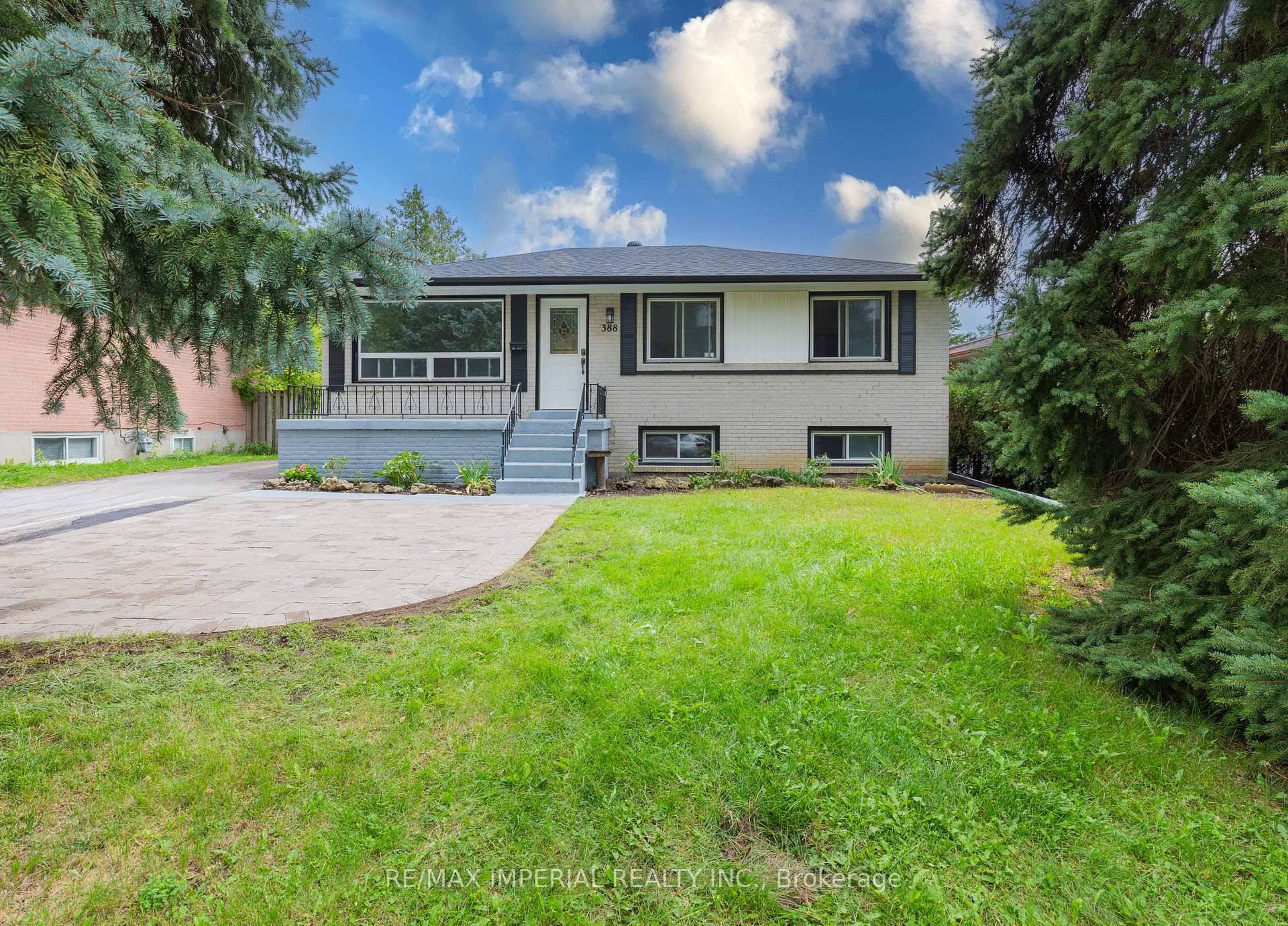 Beautiful 3 Bedrooms. Main Floor Only.
