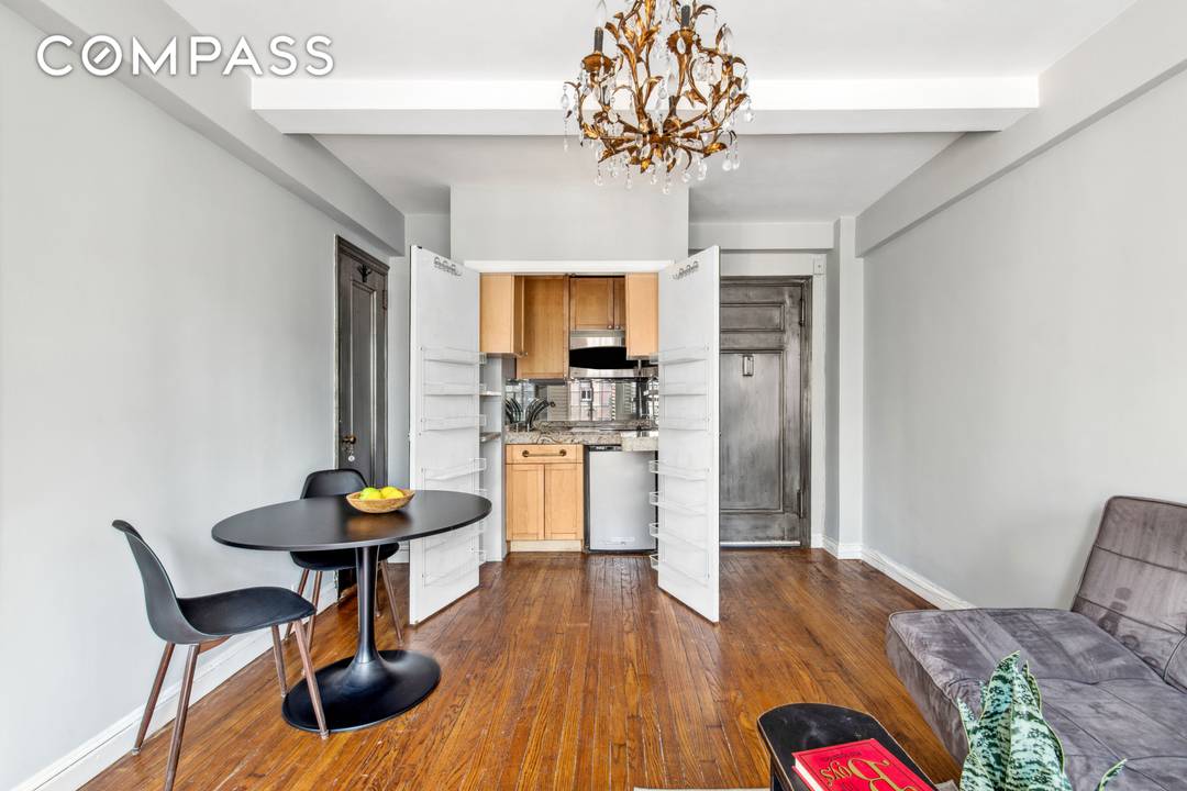 Welcome home to this bright and tranquil corner one bedroom, tucked inside one of Manhattan s most charming pre war buildings.
