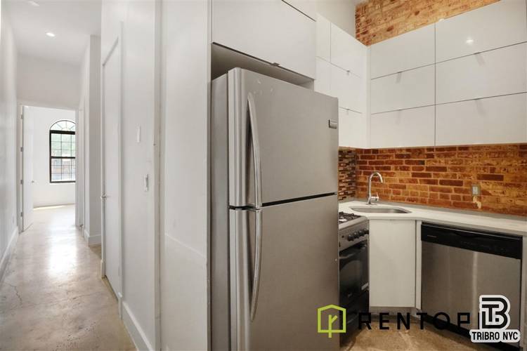 Welcome to 753 Lexington Avenue !