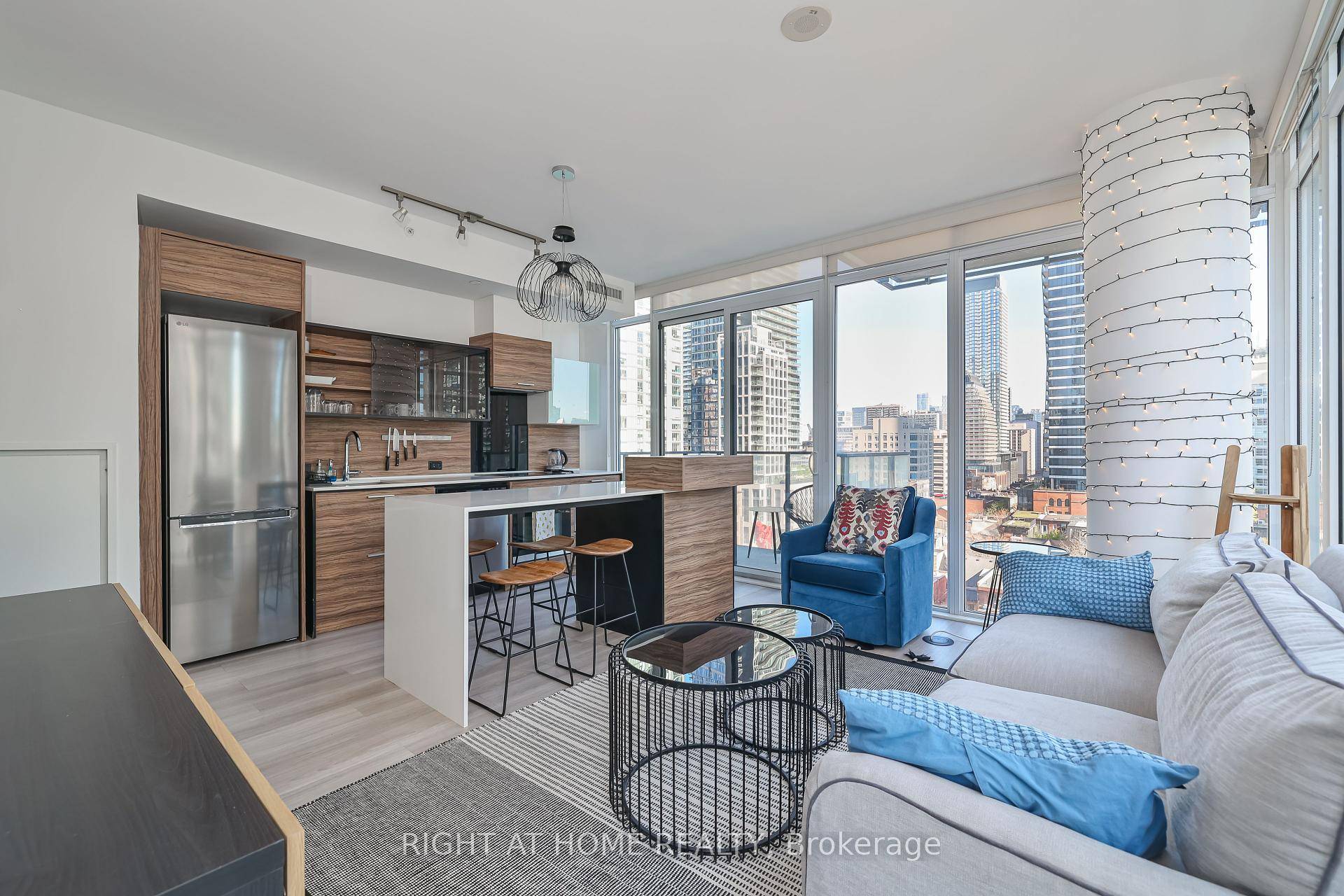 Welcome to this Fully Furnished, move in ready 2 bedroom, 2 bathroom corner suite at the prestigious Nicholas Residences, ideally situated in the heart of downtown Toronto.