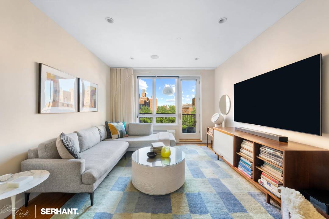 A rare opportunity to own a sun drenched, move in residence at the boutique Senneca Terrace Condominium.