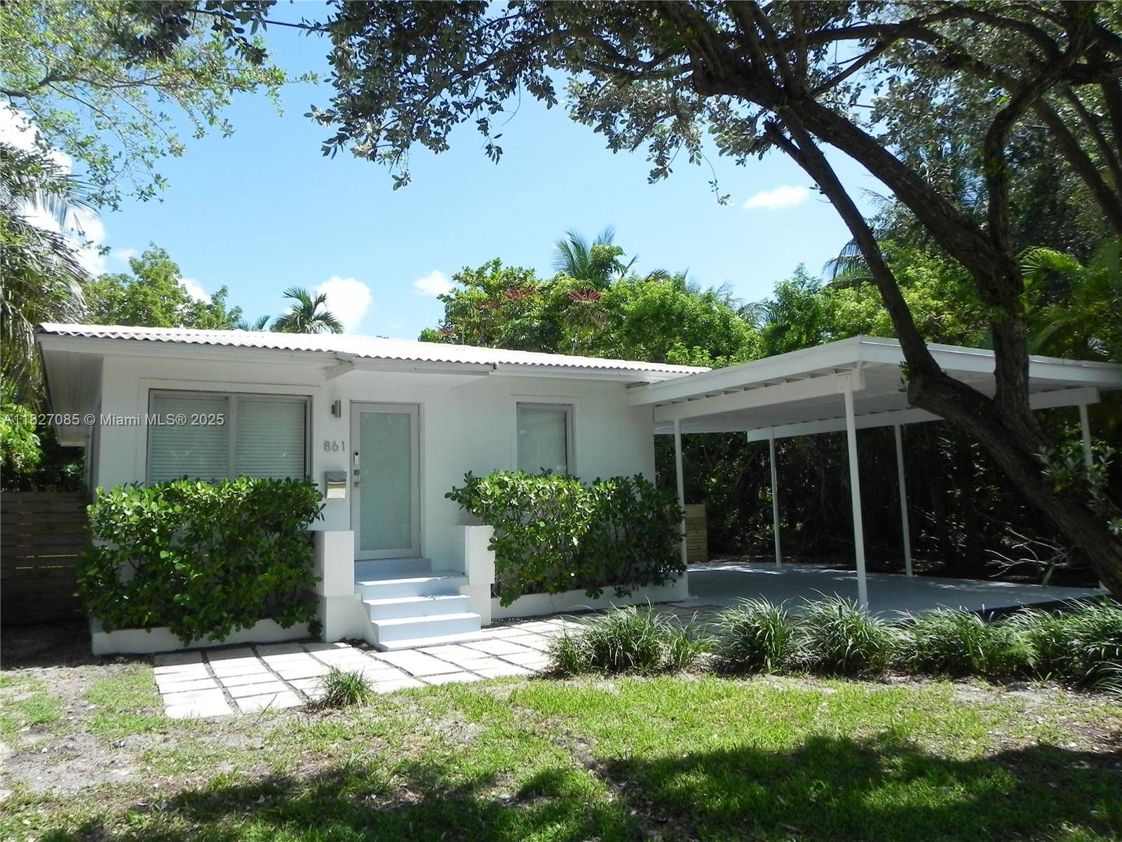 This beautifully updated 3bd, 2 bath single family home located in highly desirable Historic Bayside neighborhood in Miami's Upper Eastside, you'll enjoy a peaceful residential setting while still being close ...