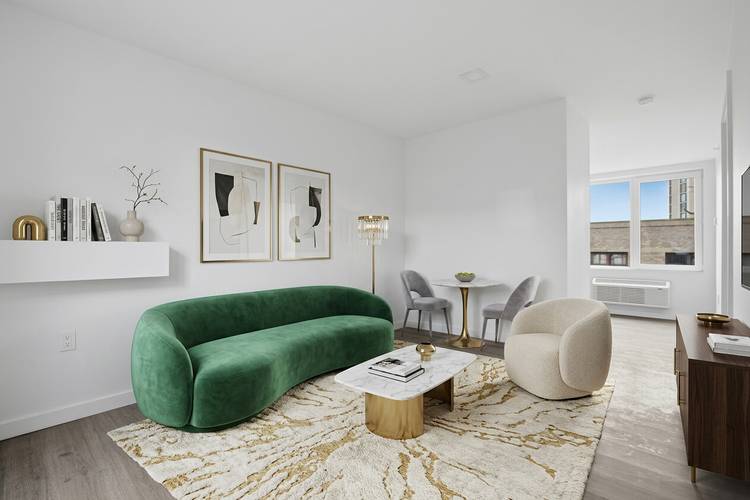 Brand New. Never Lived In.