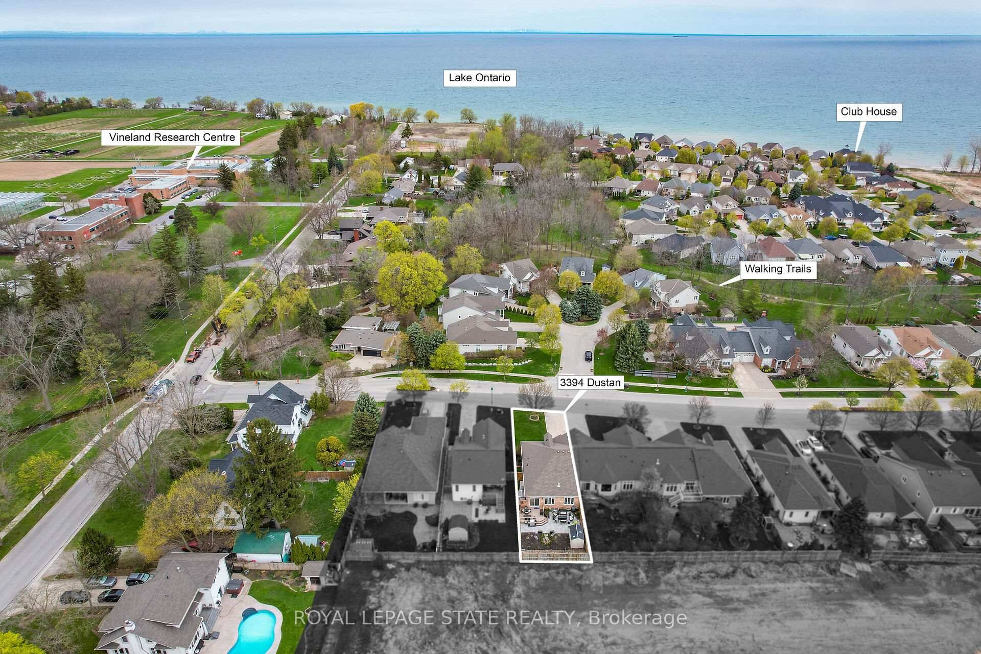 END UNIT BUNGALOW TOWNHOME !