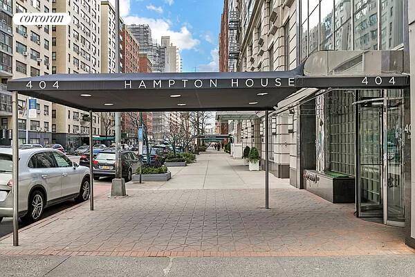 Spectacular High Floor One Bedroom Apartment 19F with Expansive Northern Views Welcome to Apartment 19F a beautifully renovated, spacious one bedroom, one bathroom home perched on a high floor of ...