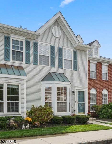 Welcome to 157 Setter Place, in the desirable Country Village Community of Freehold.