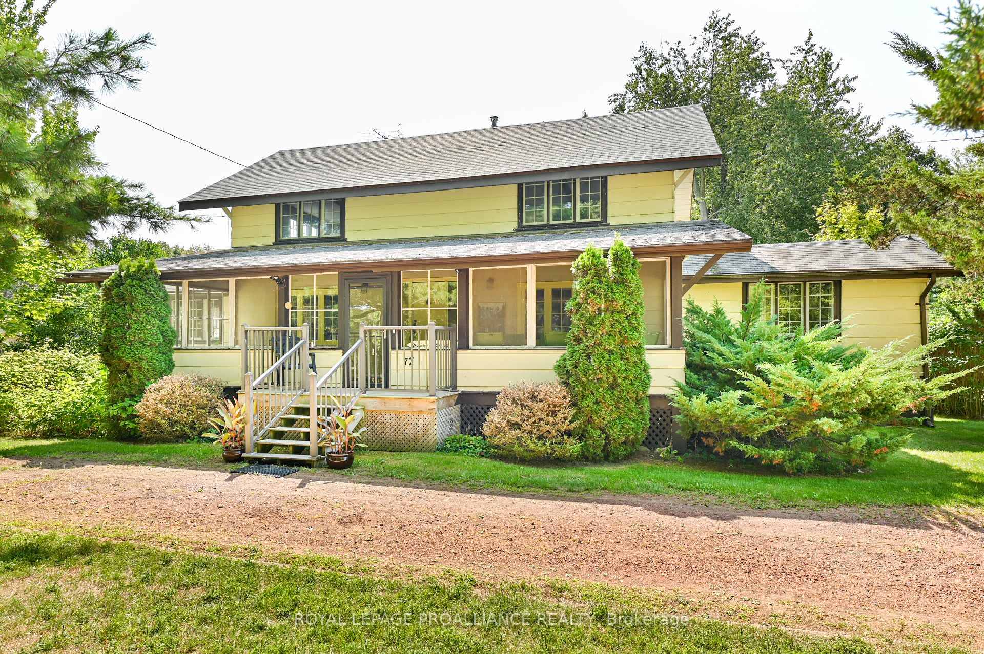 For lease Welcome to this charming year round 4 bedroom, 2 bath fully furnished home tucked away in the peaceful and residential setting of Presqu'ile Provincial Park.