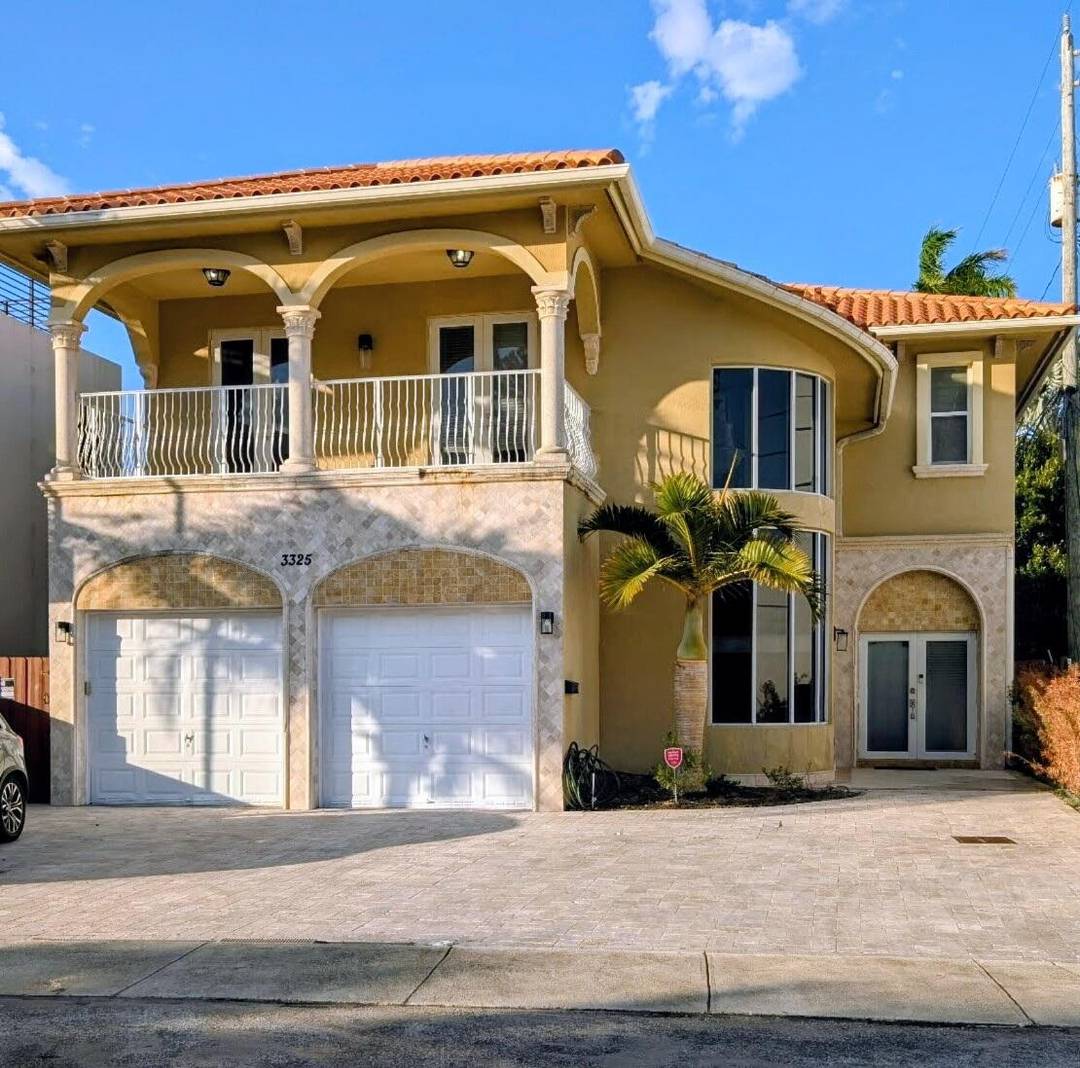 GREAT OPPORTUNITY FOR SOMEONE LOOKING FOR A SHORT TERM UNFURNISHED RENTAL ON THE BEACH.