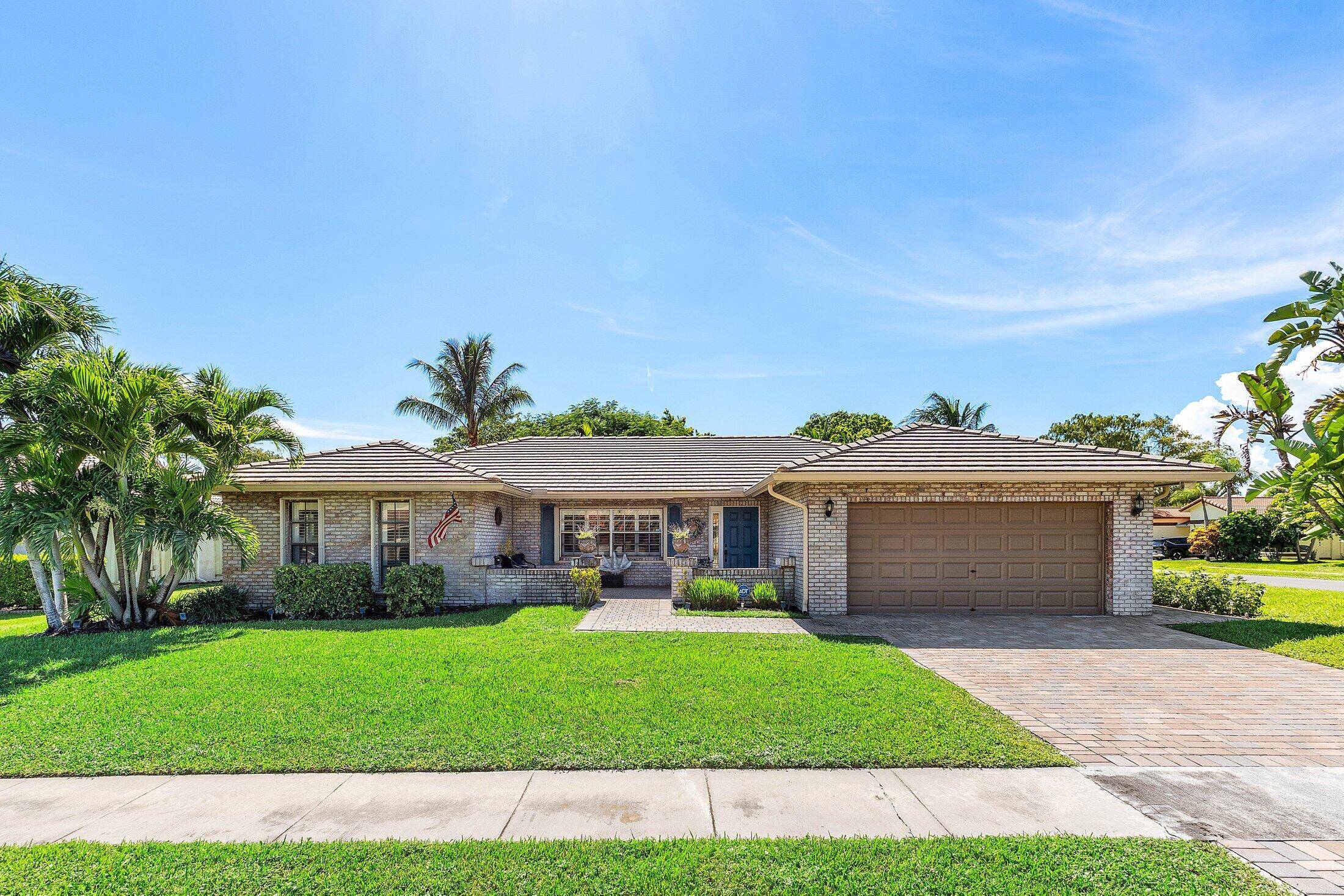 MOTIVATED SELLER PRESENT ALL OFFERS !