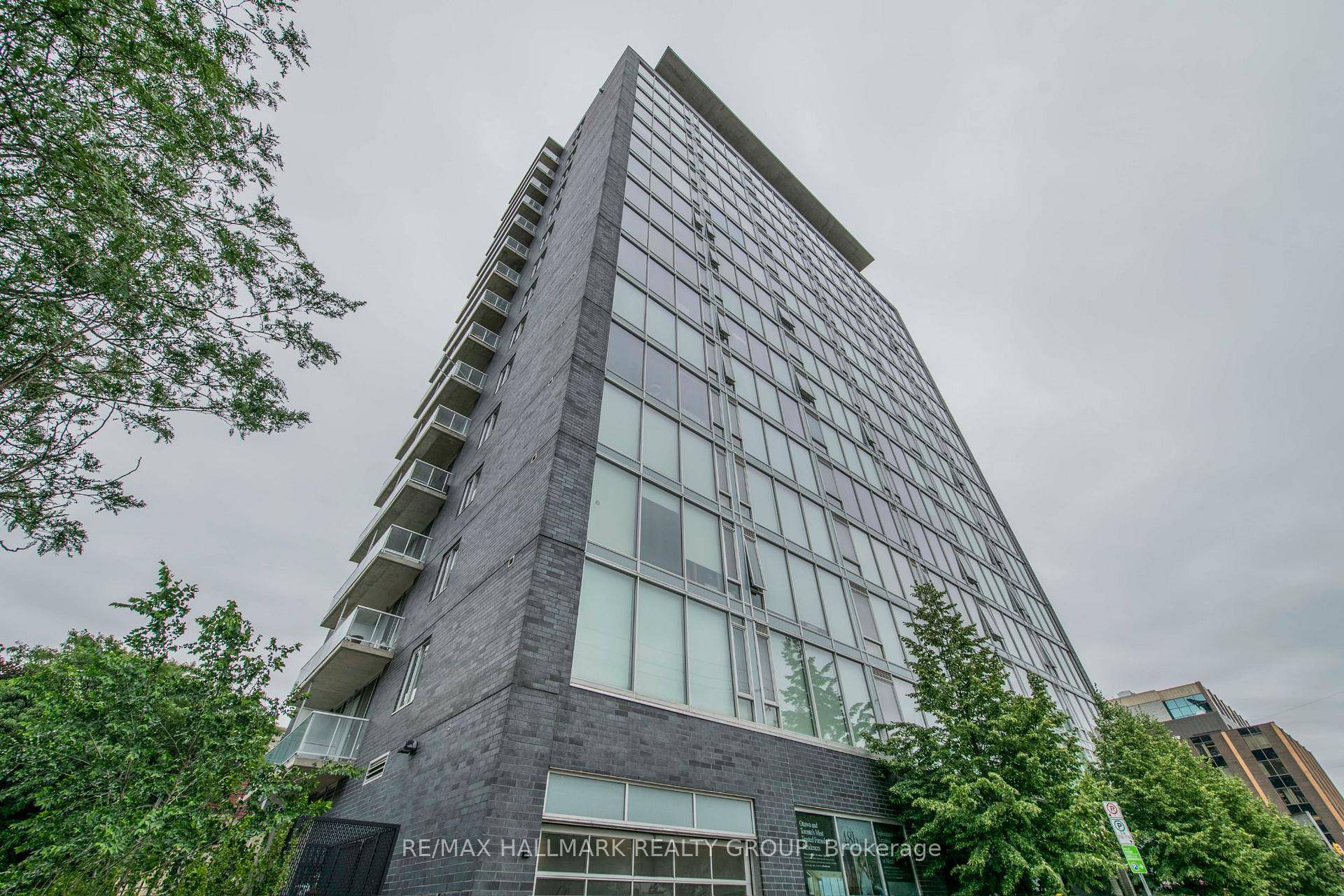 Welcome to SoHo Lisgar, located right in the centre of downtown Ottawa.