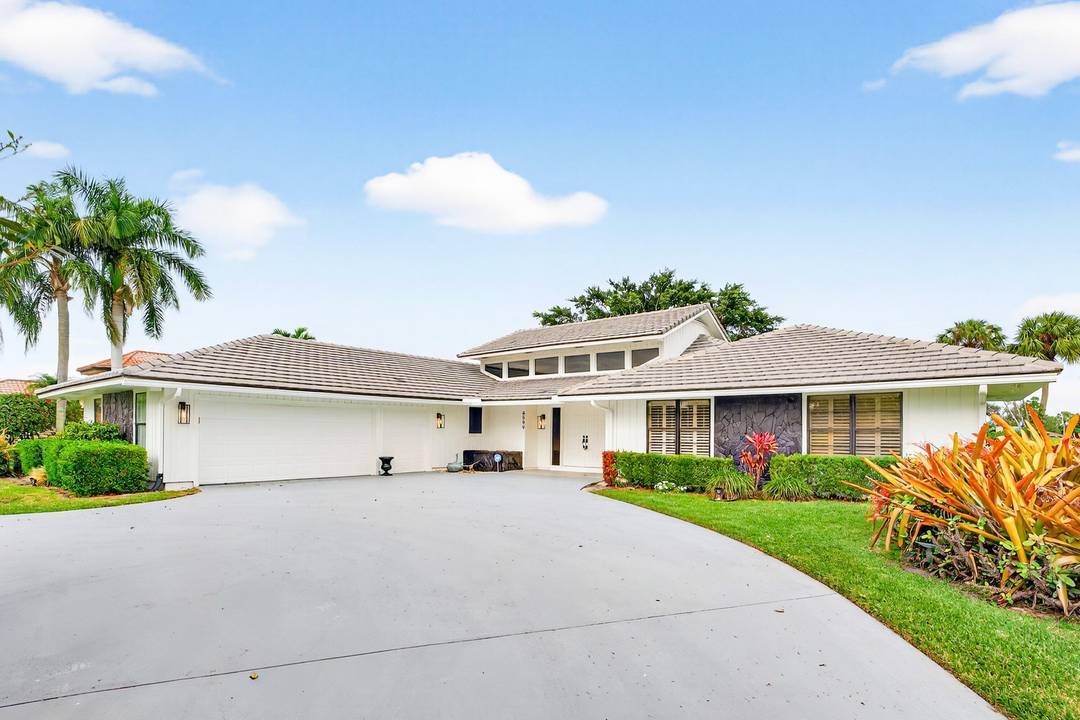 Available for lease in Eastpointe Country Club, this expansive 4 bedroom, 3.