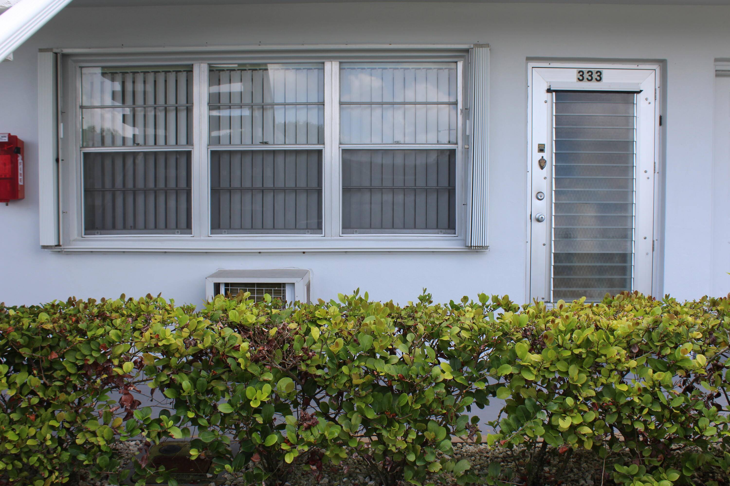Beautifully Maintained First Floor Unit !