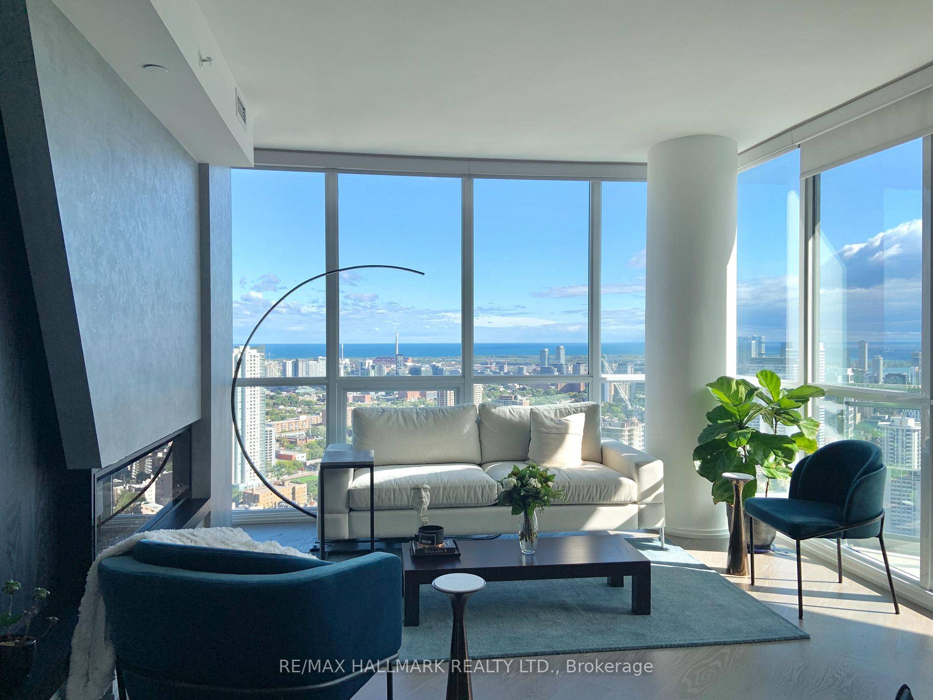 1 YEAR OR SHORT TERM LEASE SEPT 2025 MAY 2026 All inclusive fully furnished 1 1 Chaz Yorkville ; luxurious design and furnishings painted with unparalleled downtown city views !